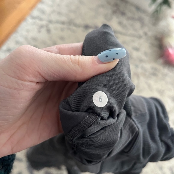 Lululemon Lined Grey Dance Studio Pants - Picture 6 of 6